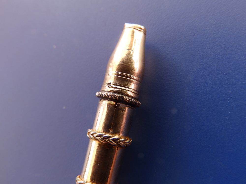 A 19thC gold double-ended propelling pencil, 5", in green shagreen cylindrical case. - Image 5 of 5
