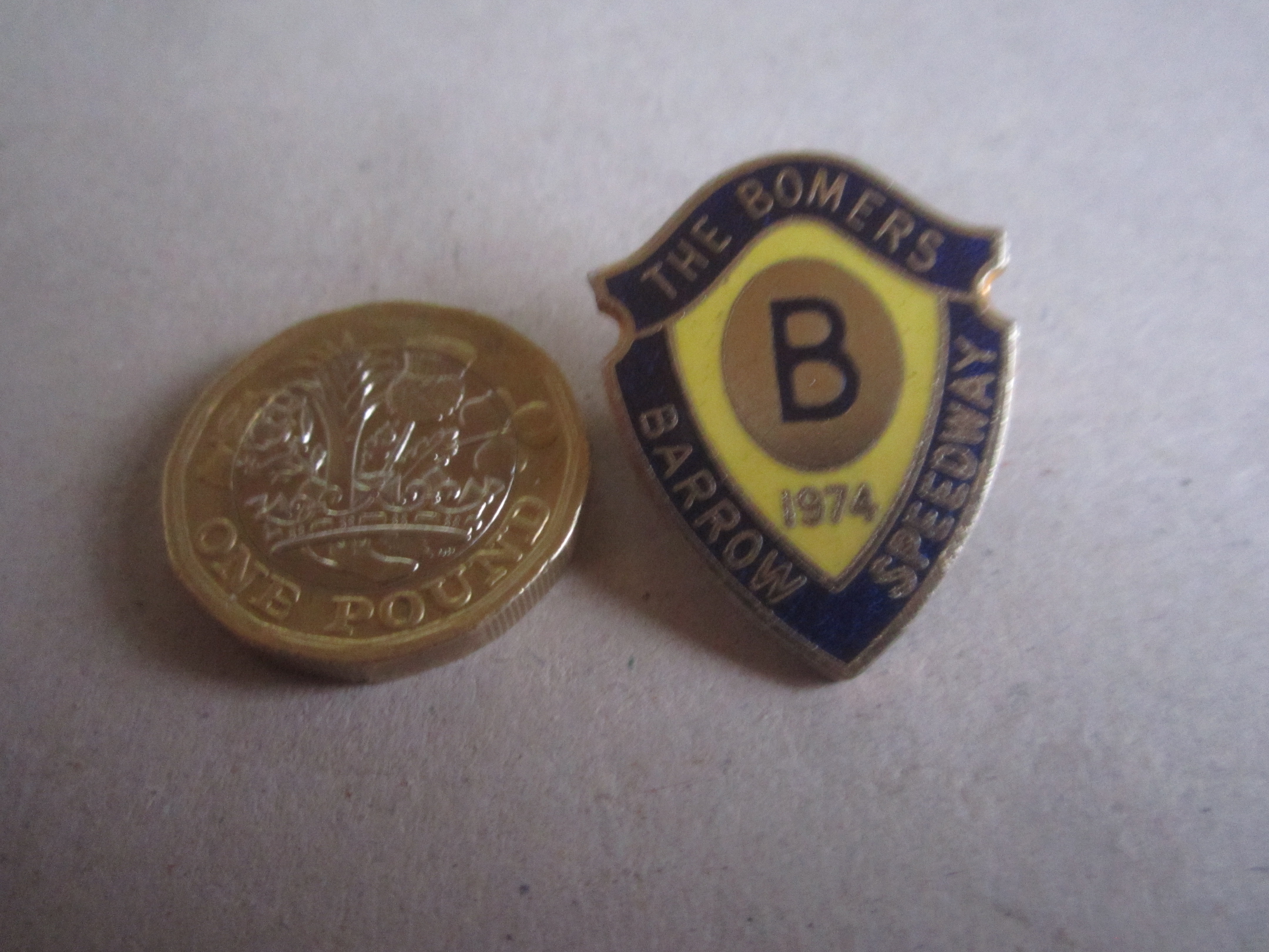 SPEEDWAY - 1974 BARROW GILT BADGE