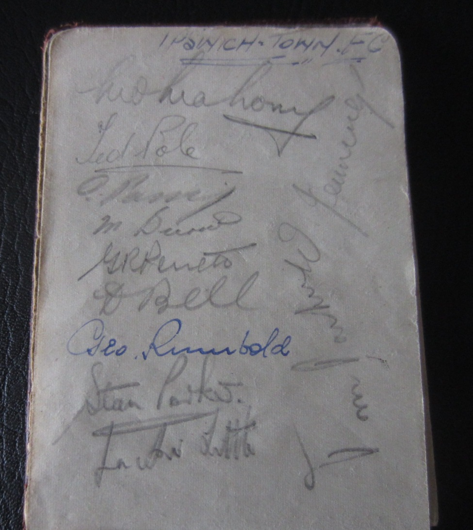IPSWICH TOWN AUTOGRAPHED ALBUM PAGE FROM 1946-47 SEASON