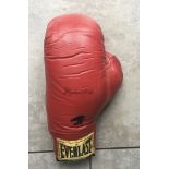 BOXING - MUHAMMAD ALI AUTOGRAPHED GLOVE