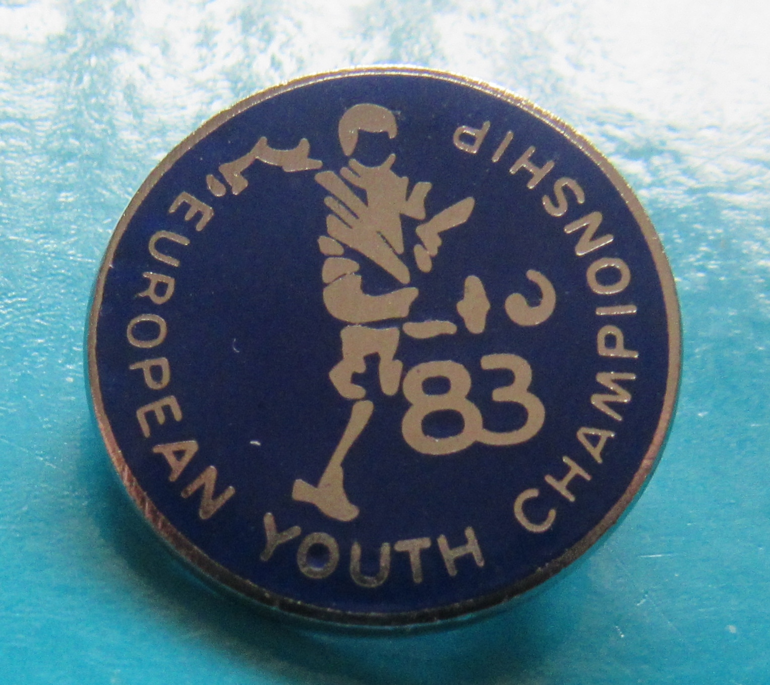 1983 EUROPEAN YOUTH CHAMPIONSHIP BADGE