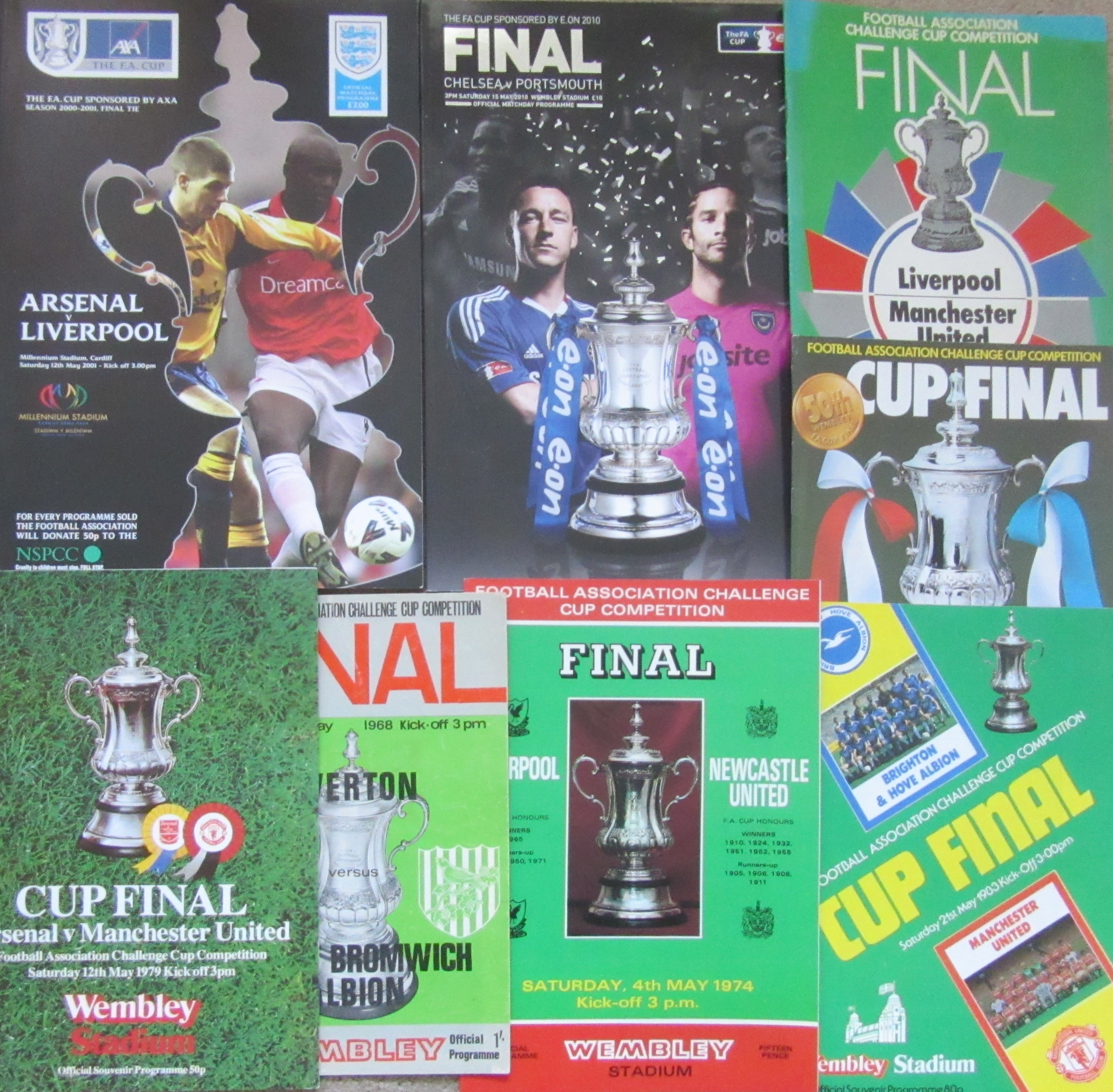 A LARGE QUANTITY OF FOOTBALL PROGRAMMES & RELATED MEMORABILIA - Image 8 of 13