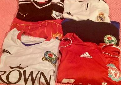 11 x ASSORTED FOOTBALL SHIRTS + 2 SCARFS - Image 3 of 3