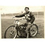 SPEEDWAY - REG FEARMAN WEST HAM HAND SIGNED PHOTOGRAPH