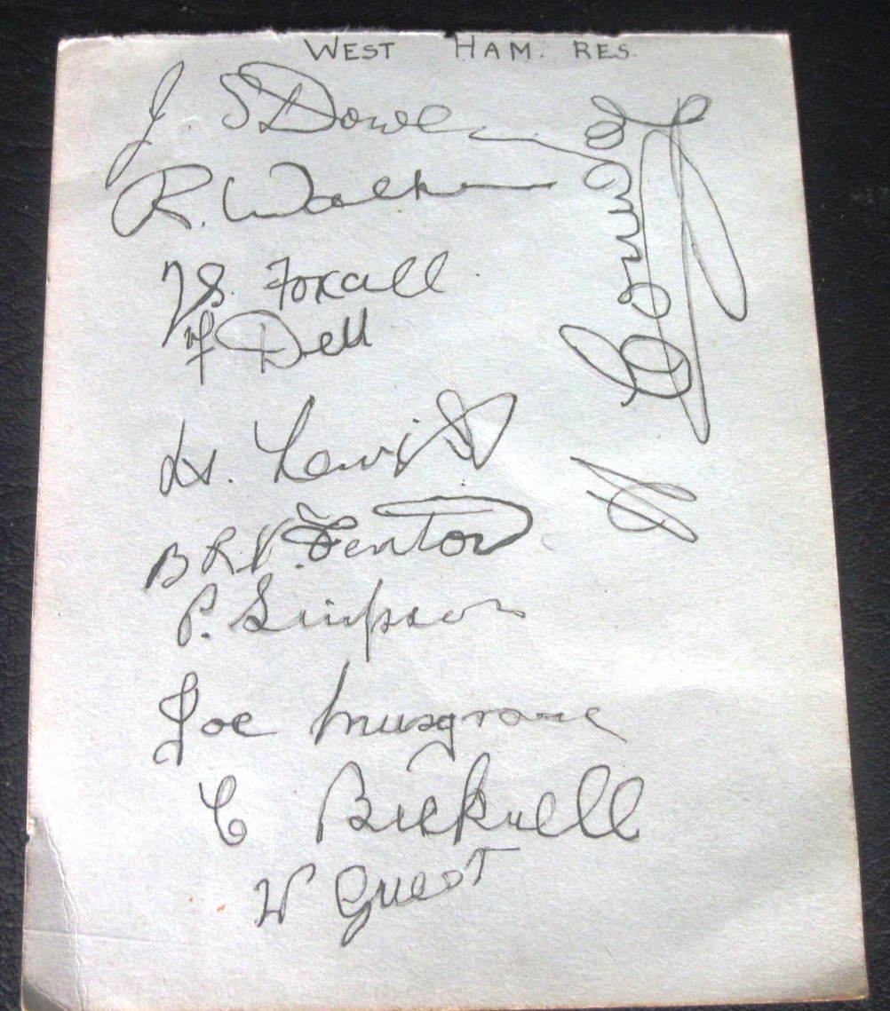 WEST HAM RESERVES VINTAGE AUTOGRAPH PAGE FROM 1935-36