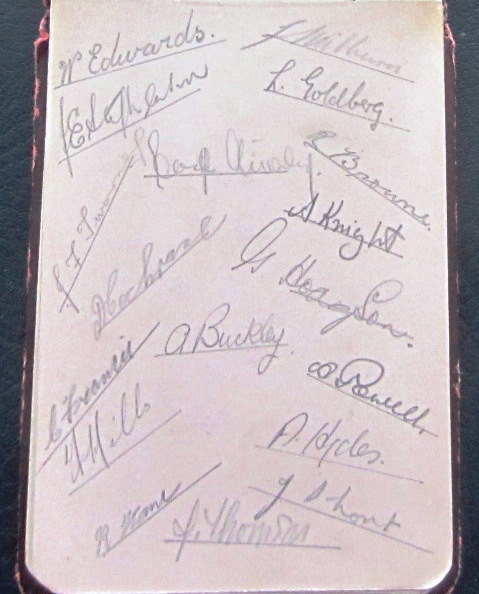 LEEDS UNITED - VINTAGE AUTOGRAPH ALBUM PAGES FROM LATE 1930'S - Image 3 of 3