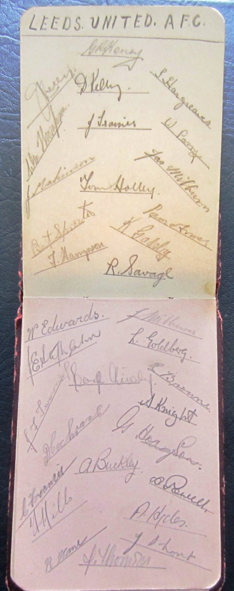 LEEDS UNITED - VINTAGE AUTOGRAPH ALBUM PAGES FROM LATE 1930'S
