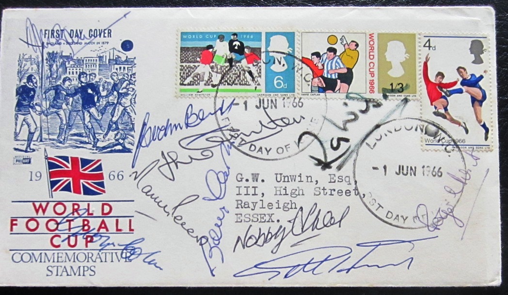 1966 WORLD CUP POSTAL COVER AUTOGRAPHED BY 10 OF THE ENGLAND TEAM