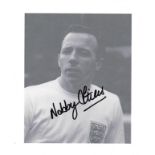 MANCHESTER UNITED / ENGLAND - AUTOGRAPHED PHOTO OF NOBBY STILES