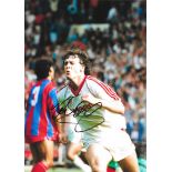 MANCHESTER UNITED - MARK HUGHES AUTOGRAPHED PHOTO