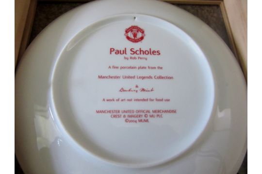MANCHESTER UNITED - PAUL SCHOLES FRAMED COLLECTORS PLATE - Image 2 of 2