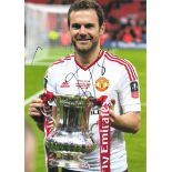 MANCHESTER UNITED - JUAN MATA AUTOGRAPHED PHOTO