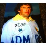 LEEDS UNITED - AUTOGRAPHED PHOTO OF JOHNNY GILES