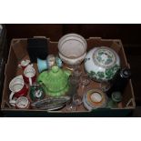 A box of miscellaneous china, to include