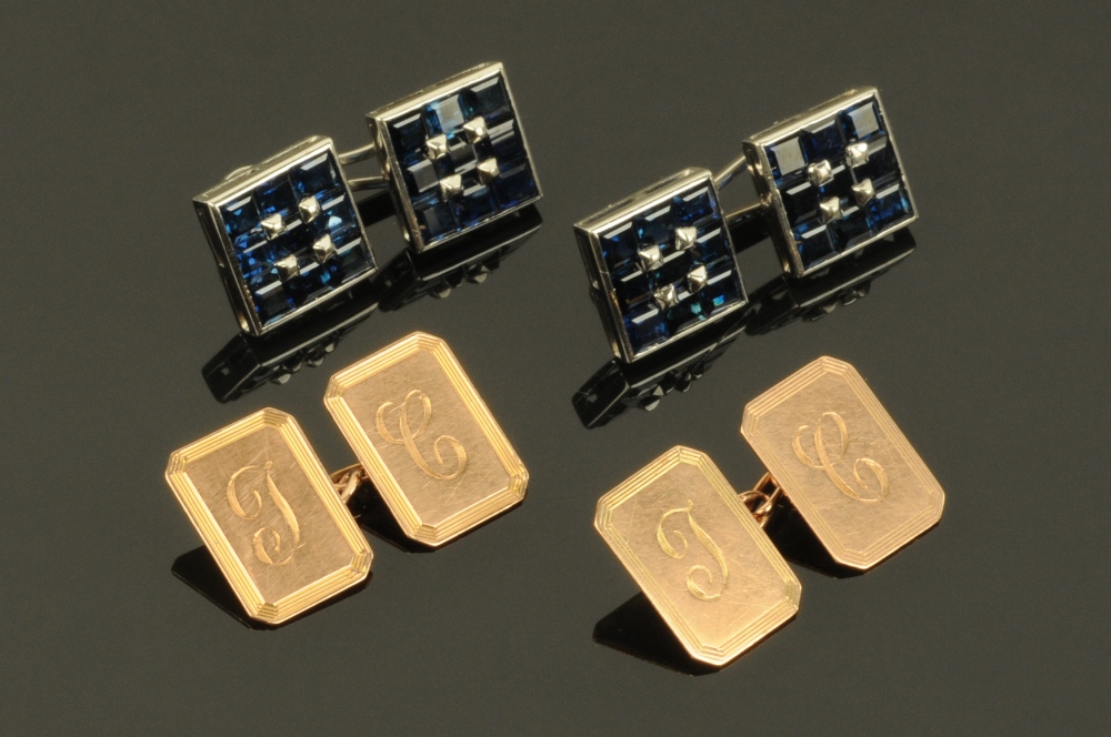 A pair of gents Art Deco 9ct gold cuff links, the rectangular faces engraved with the letters C J,