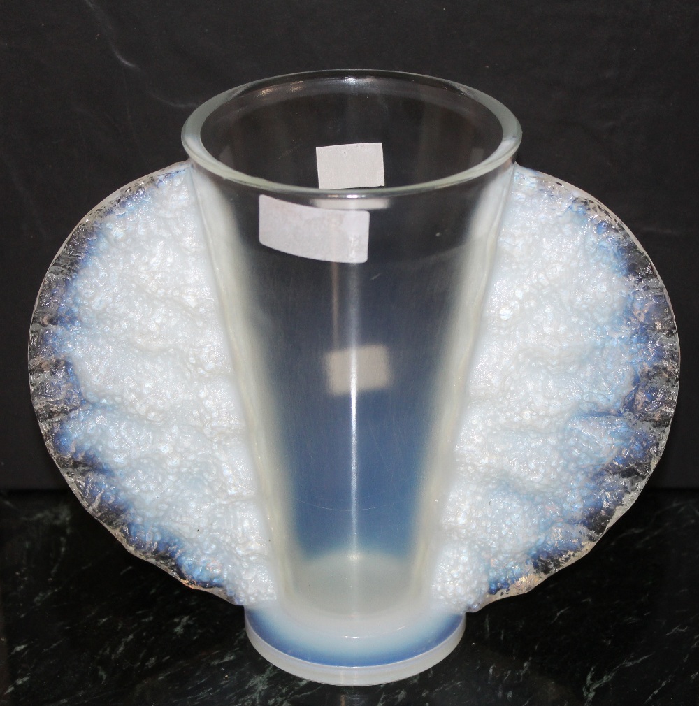 A 1930's French Art Deco opalescent glas - Image 3 of 6