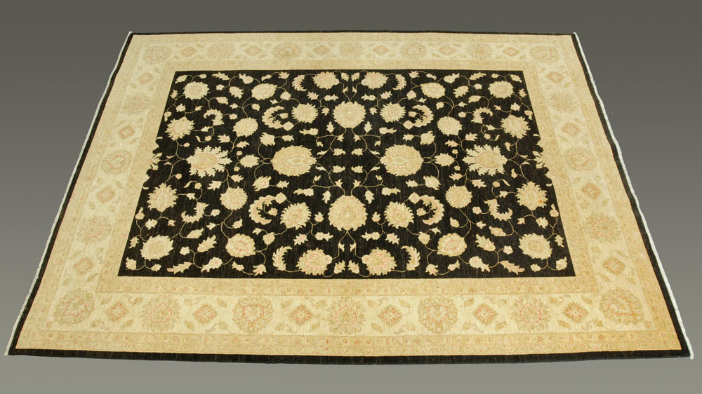 A Pakistan hand woven "Garous Super" fringed carpet,