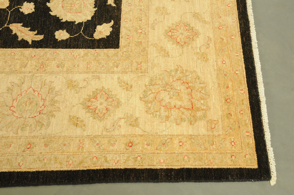 A Pakistan hand woven "Garous Super" fringed carpet, - Image 2 of 4