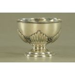 A Sheffield silver bowl, 1909 maker James Deakin & Sons, 72 grams. Diameter 11 cm.