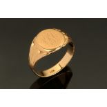 A 9 ct gold gentlemen's signet ring, Size Q, 4.7 grams.