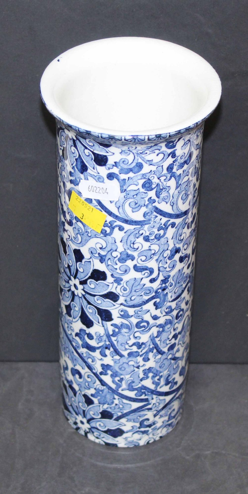 A Chinese blue and white porcelain ginger jar and cover decorated with prunus blossom, 15 cm high,