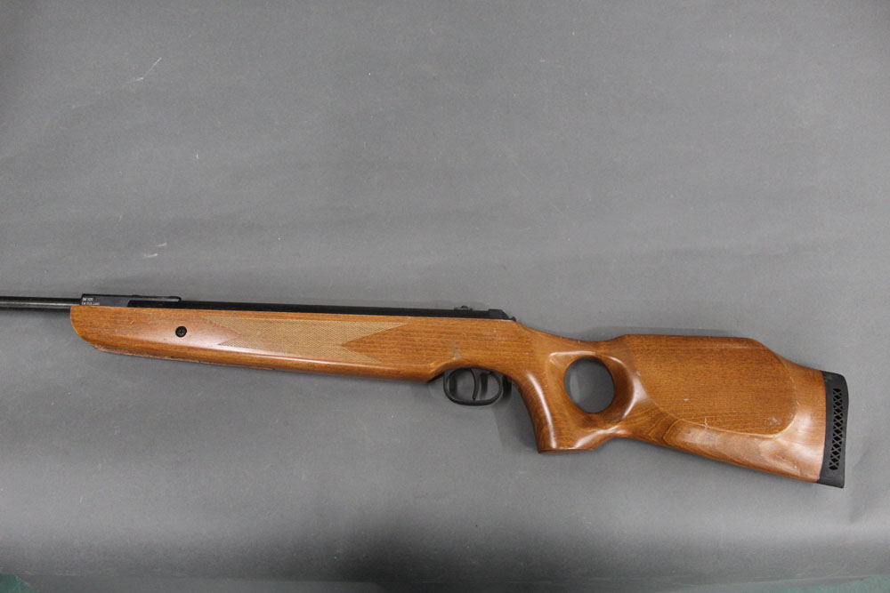 SMK Model TH208 cal 22 break barrel air rifle, with thumb hole stock, no visible Serial No.