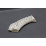 A North American elk antler cribbage board, length 21 cm.