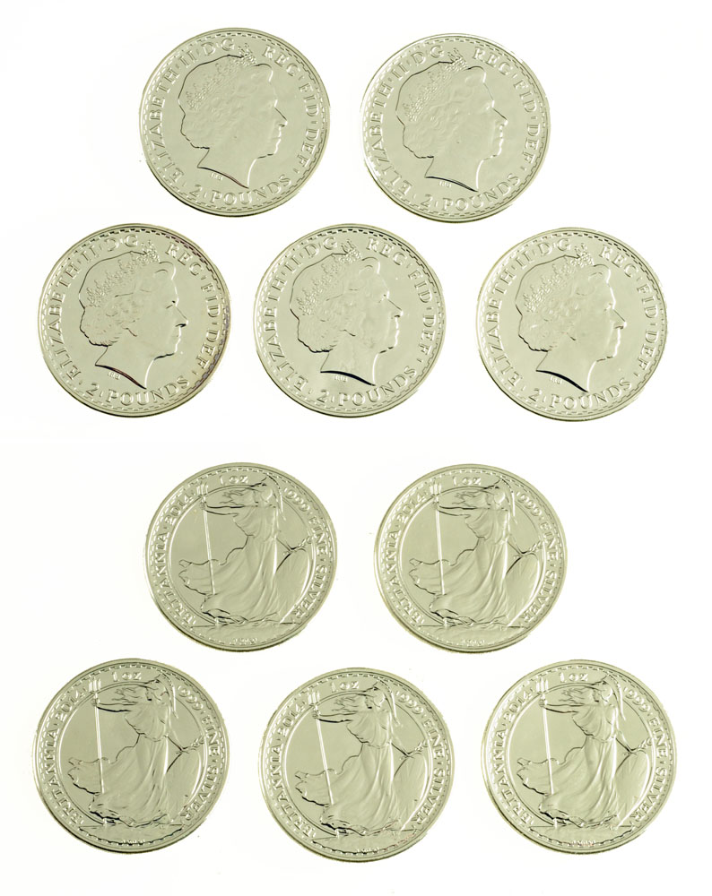 Five Queen Elizabeth II silver Britannias, 2014, inscribed "One Ounce 999 fine silver". UNC.