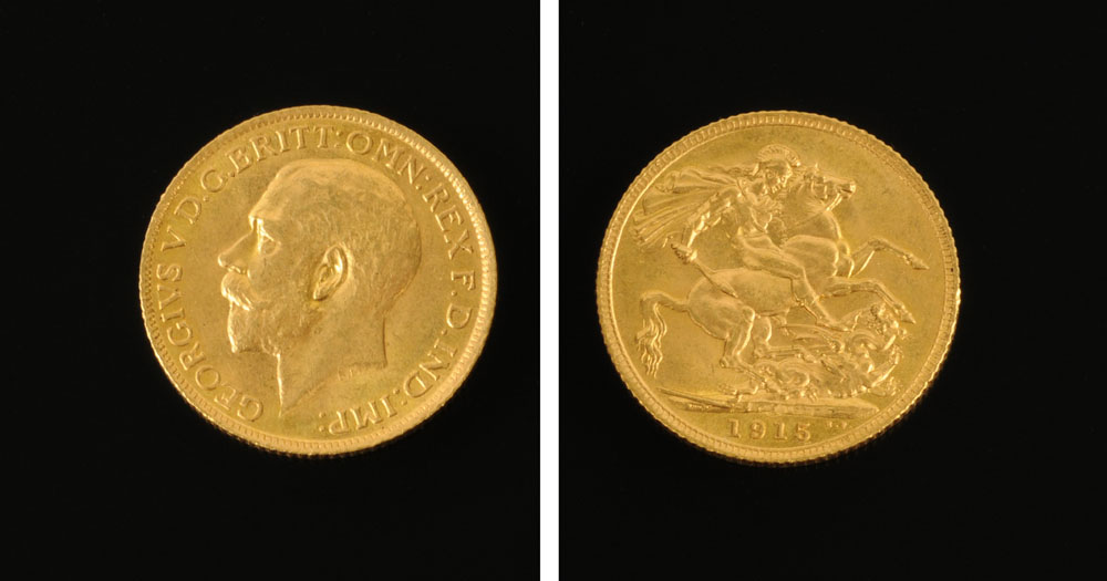 A George V 1915 sovereign.