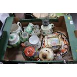 Box of decorative plates sylvac onion, oil lamp,