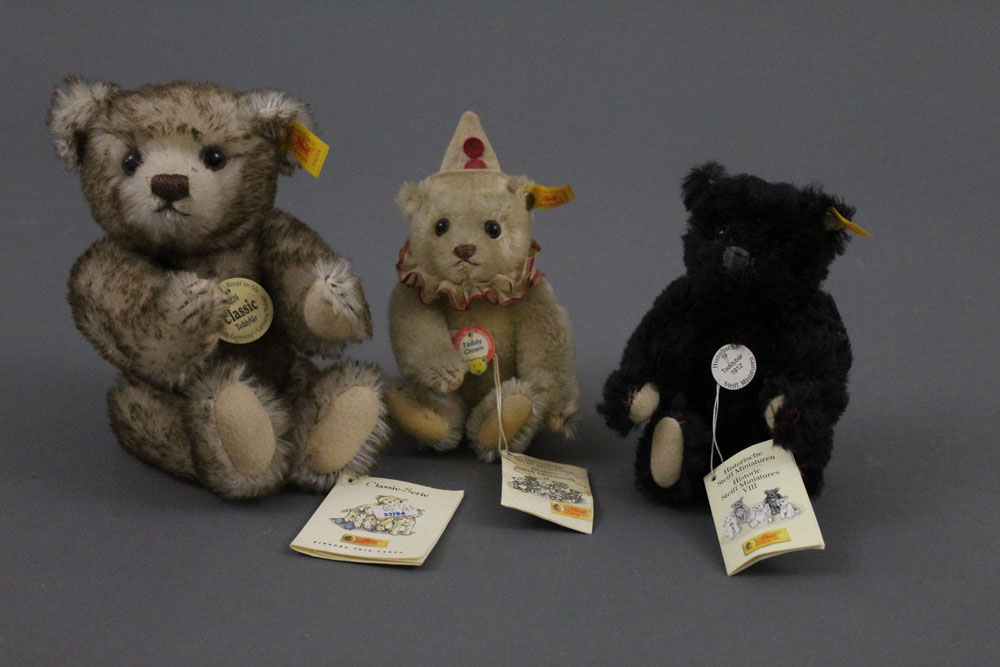 A group of three miniature Steiff replica teddy bears, to comprise a 1926 Classic teddy bear,