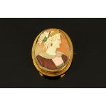 A Victorian 9 ct gold oval cameo brooch,