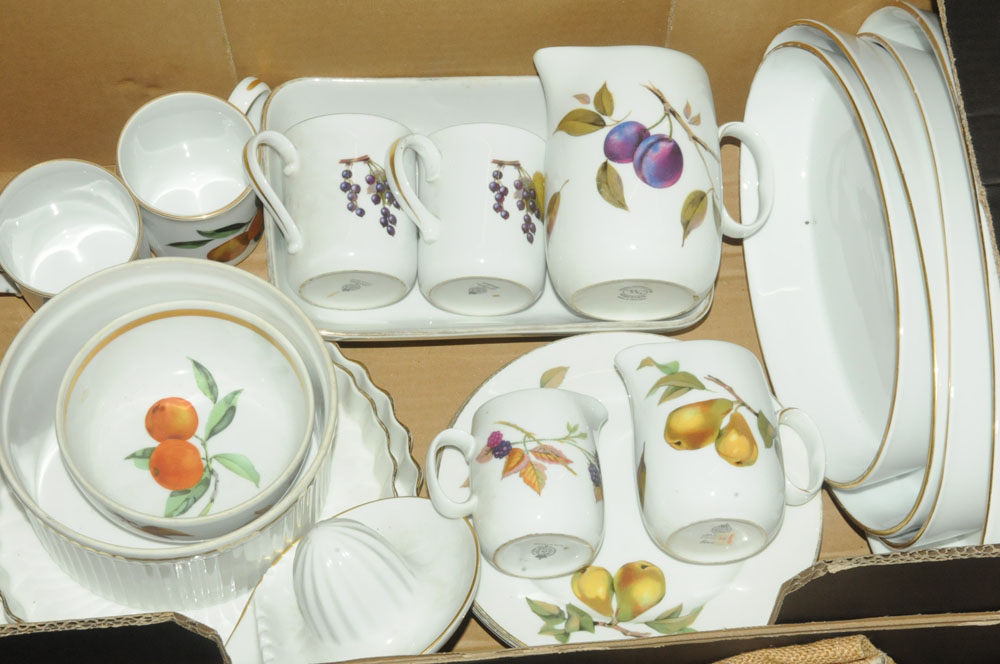 Box of Royal Worcester Evesham pattern tea and dinnerware,