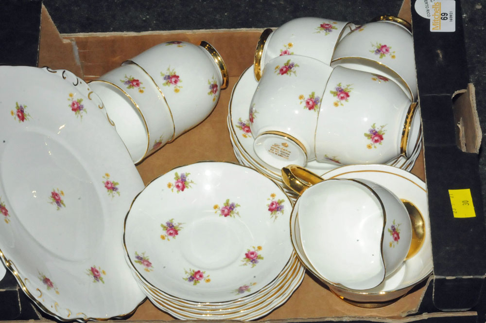 A Lubern floral tea service