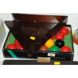 Boxed set of snooker balls and a triangle