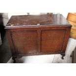 a 1920's/30's bedding chest