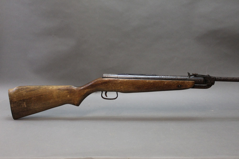 A Webley Falcon cal 22 break barrel air rifle, circa 1960-1970, overall length 41". Serial No.