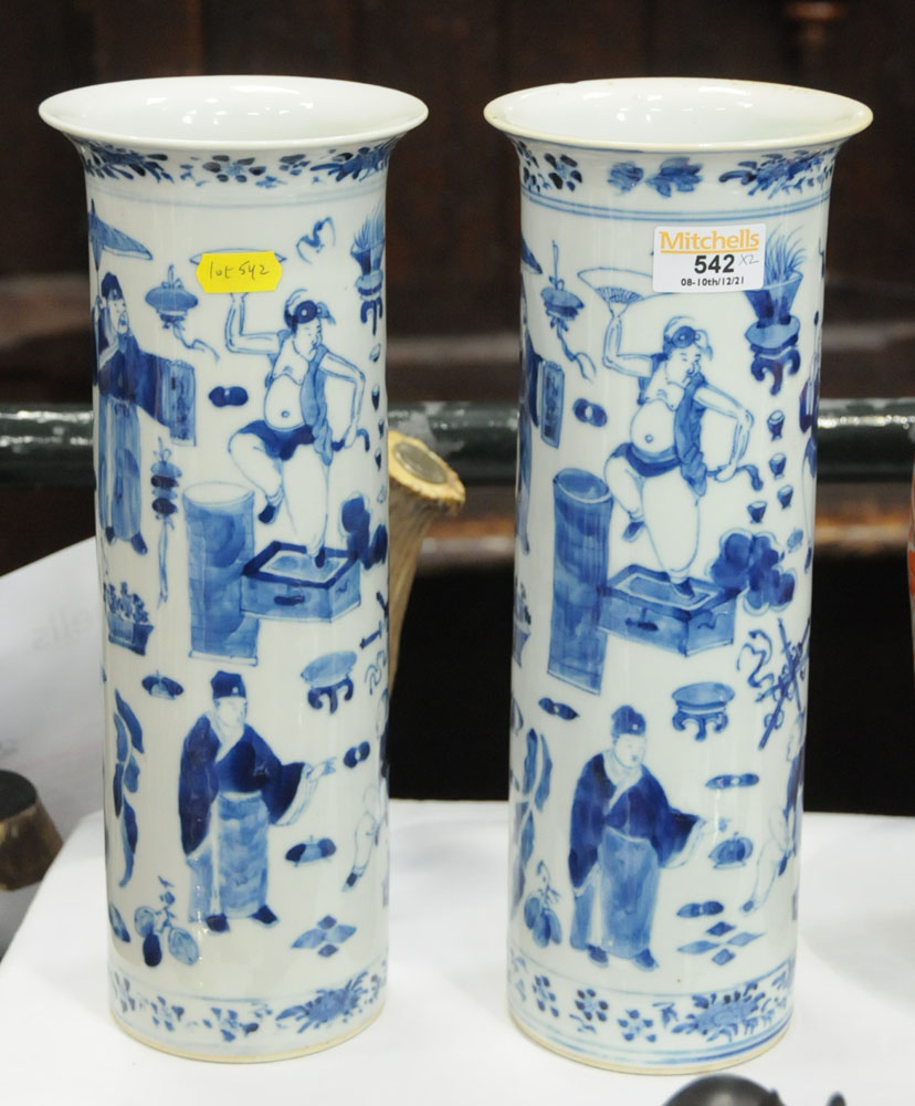 A pair of Chinese blue and white cylindrical vases, each with four character mark to base. - Image 2 of 8