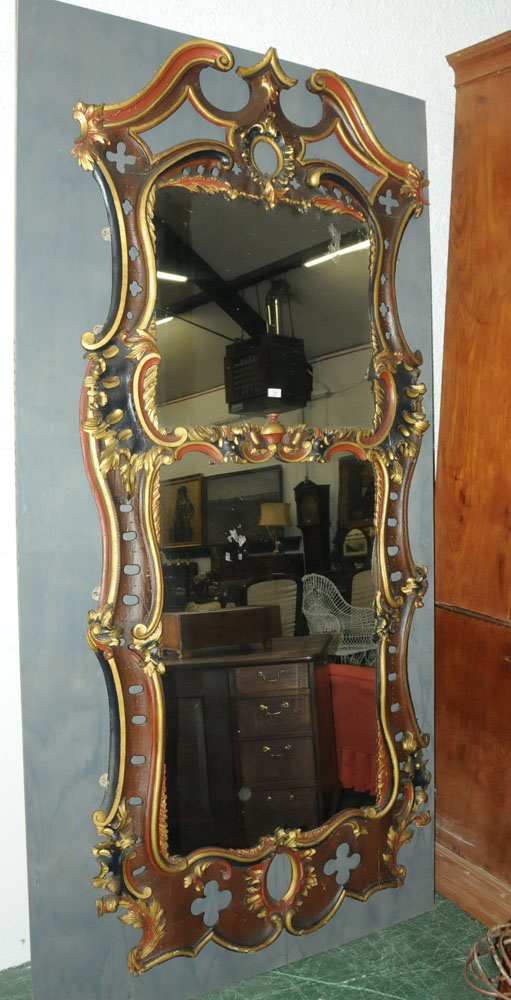 A pair of impressive mid 18th century painted and parcel gilt wood mirrors of Rococo design, - Image 14 of 25