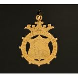 A 9 ct gold fob "First Stirlingshire Rifle Volunteers", 6.4 grams.