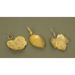 A George III silver gilt leaf form caddy spoon by Matthew Linwood, with scrolled terminal,