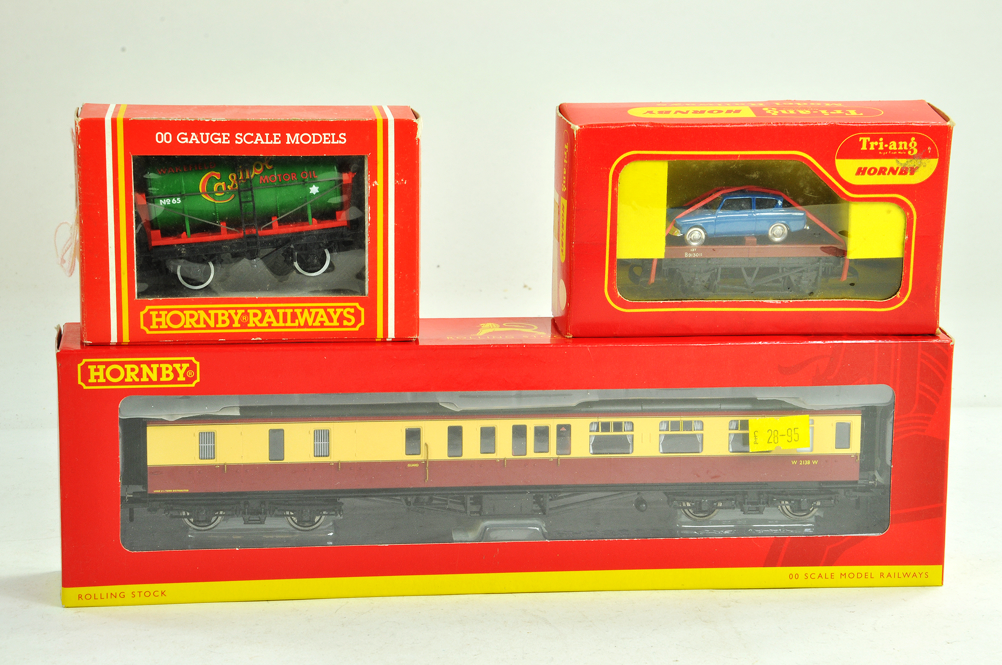 Hornby 00 Gauge Model Railway issues comprising Rolling stock issues. Castrol Tanker, Car
