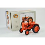 Universal Hobbies 1/16 Vendeuvre Super BB Type 31 Tractor. Has been on display but appears excellent