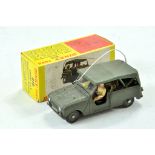 French Dinky Military Vehicle No. 815 Renault 4 x 4 Sinpar Gendarmerie. Khaki body with green