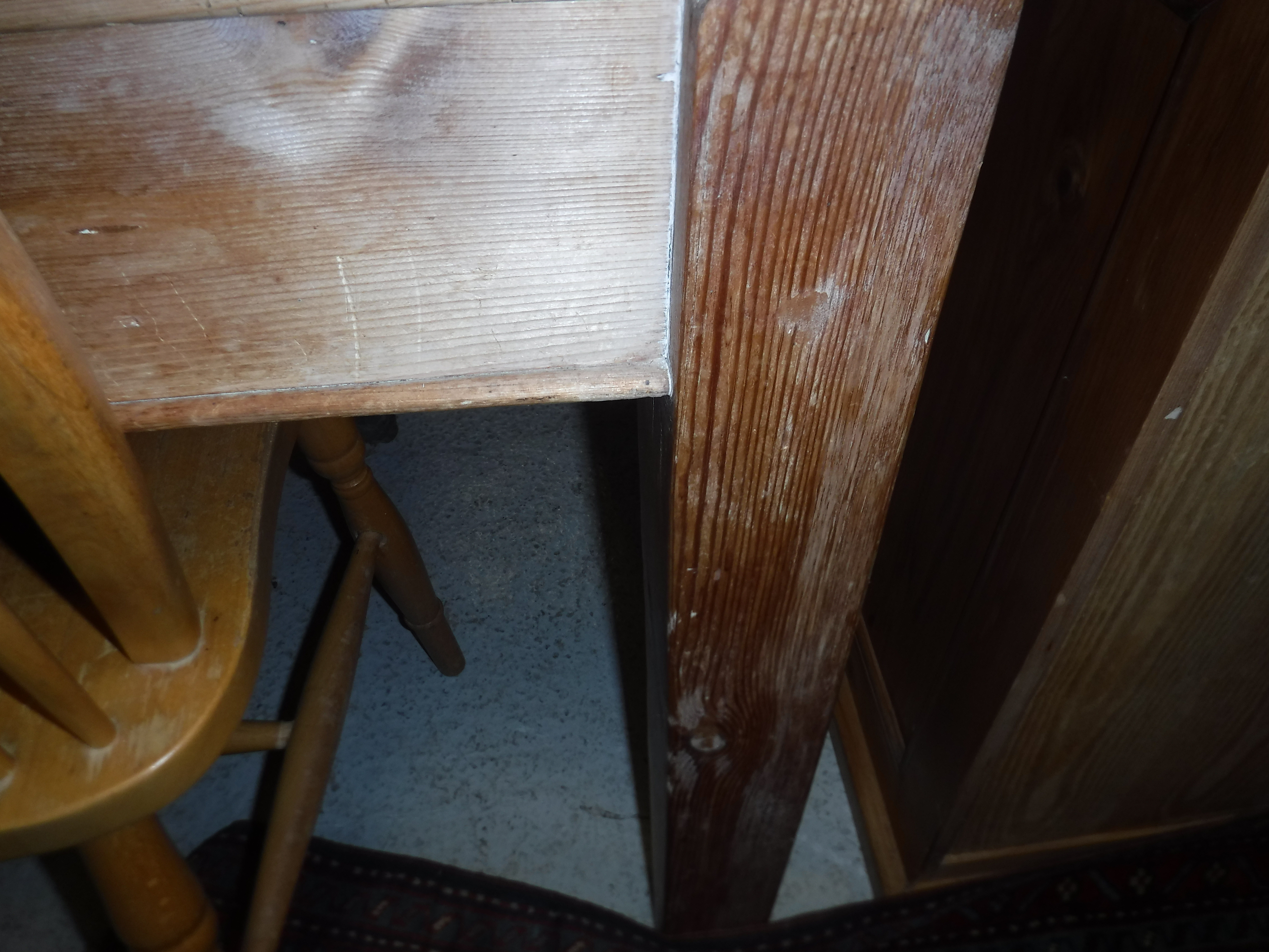 A circa 1900 pine farmhouse kitchen table with scrubbed plank top over two drawers, - Image 7 of 8