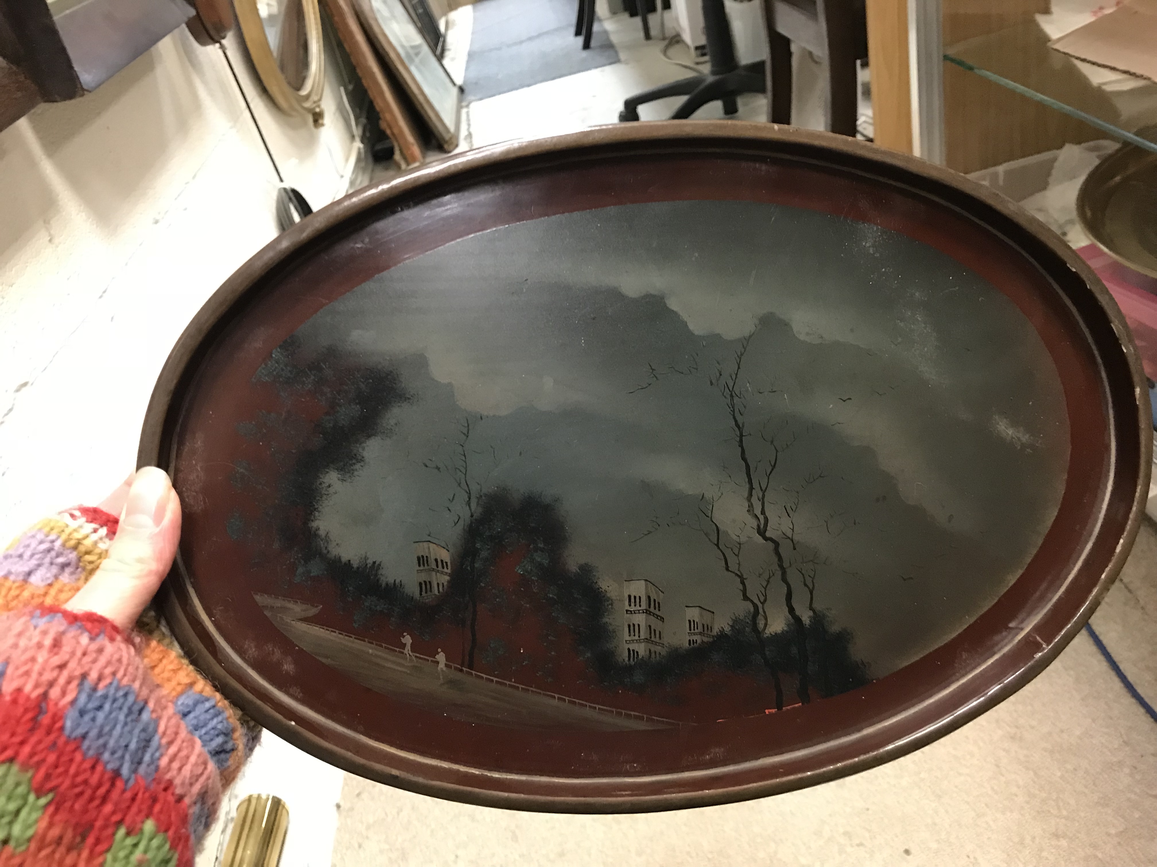 A graduated set of three circa 1900 Japanese lacquered trays, each decorated with landscape scenes, - Image 9 of 28