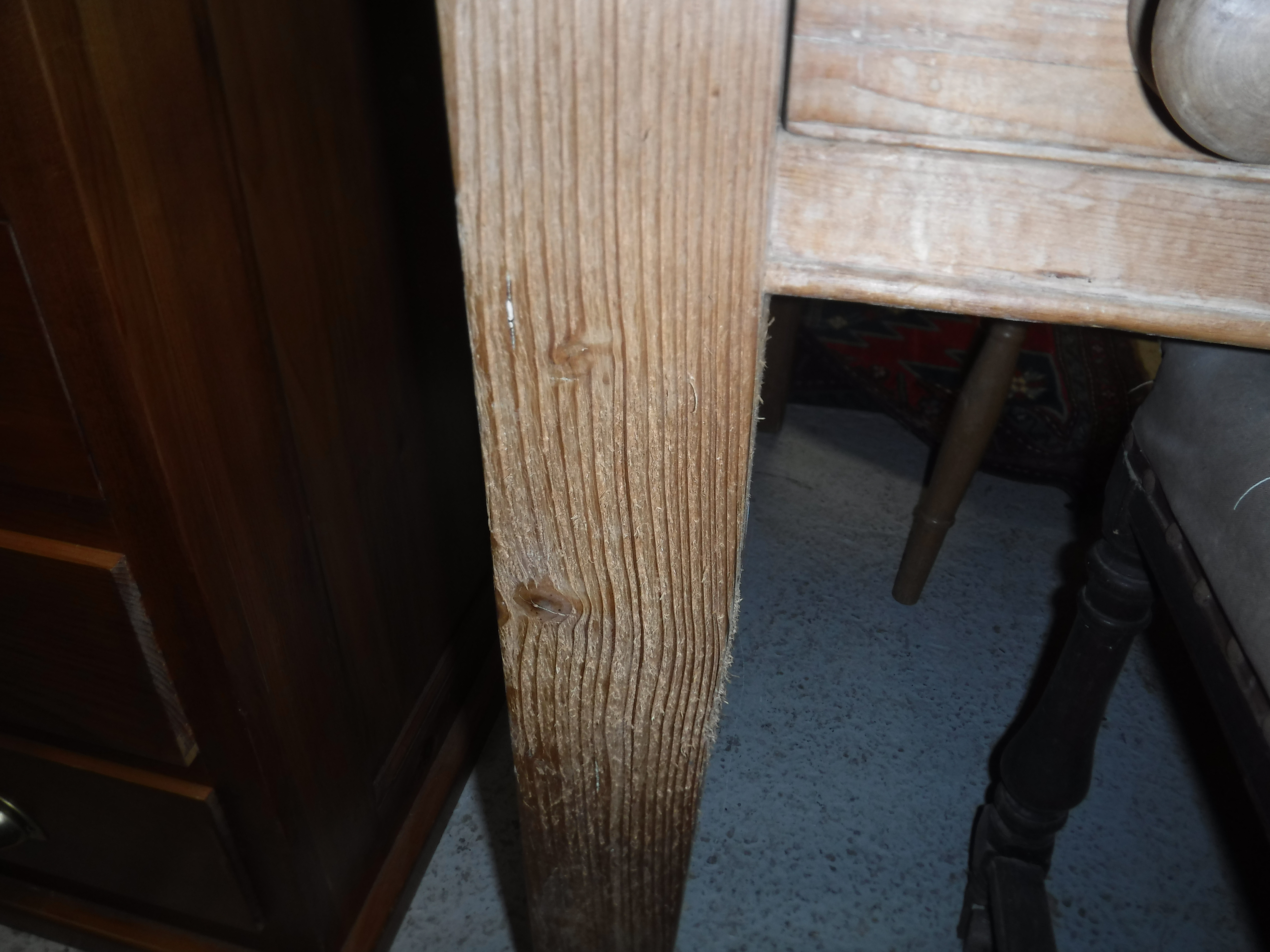 A circa 1900 pine farmhouse kitchen table with scrubbed plank top over two drawers, - Image 5 of 8
