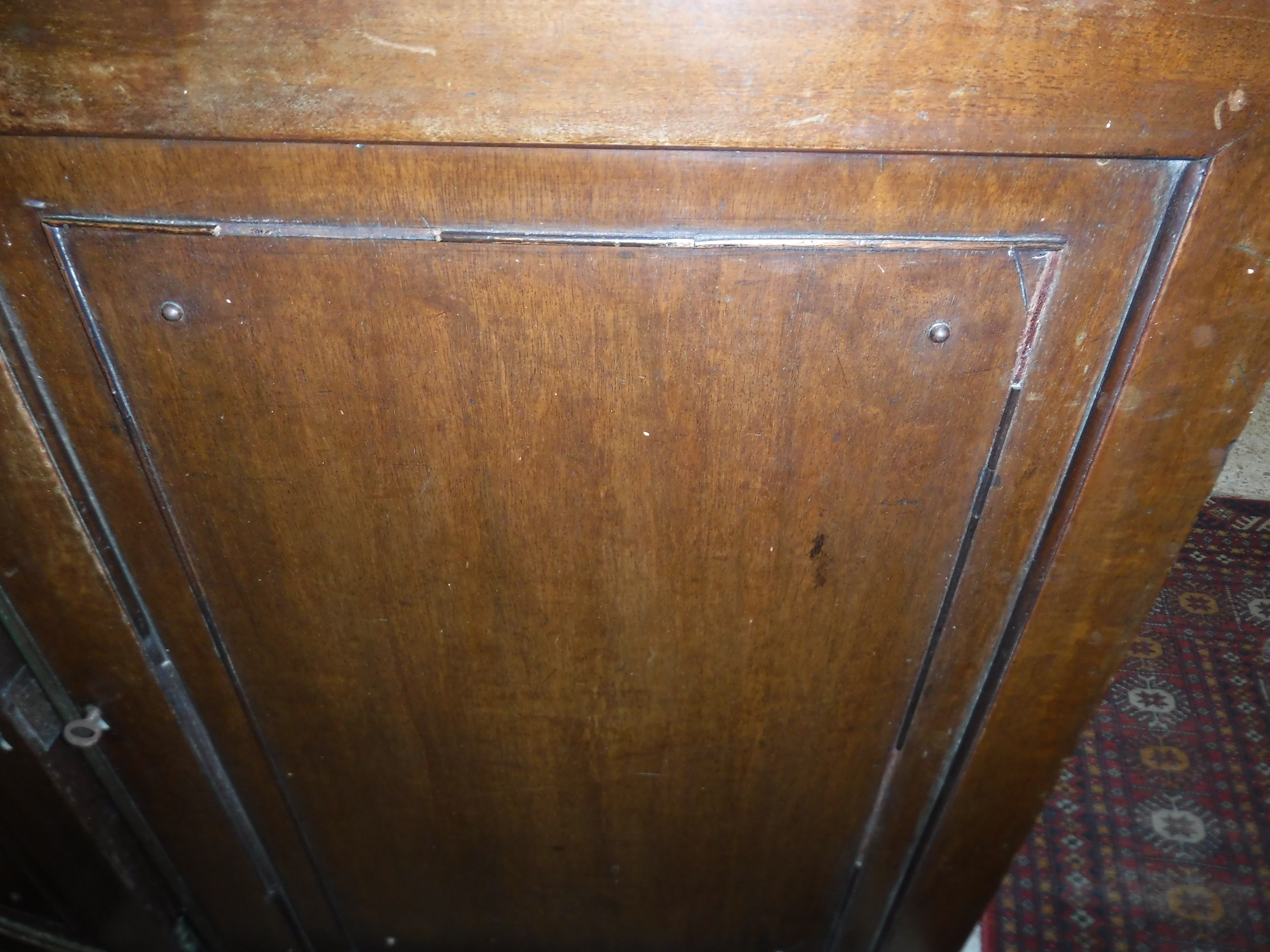 A circa 1900 mahogany bow fronted two door cupboard with single shelf, - Image 3 of 17