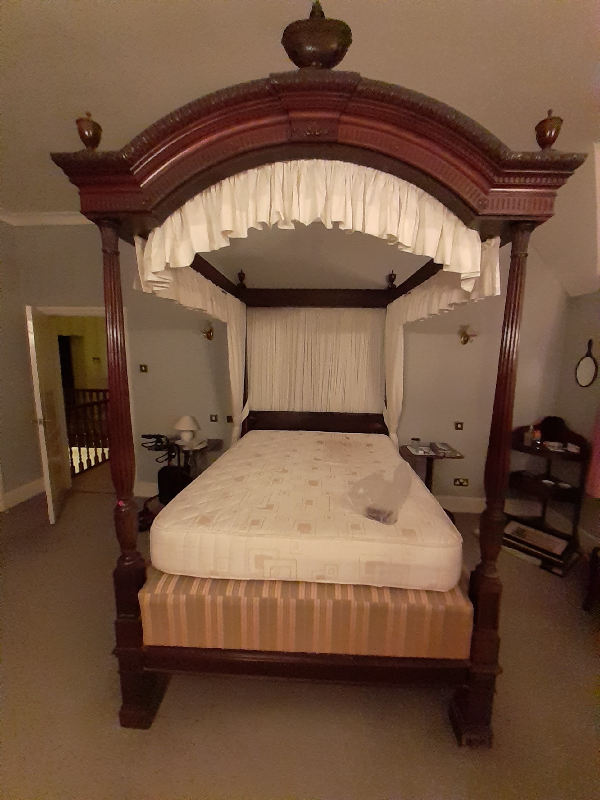 A Regency style mahogany full tester bedstead in the Adam Revival taste with carved framed canopy - Image 5 of 5