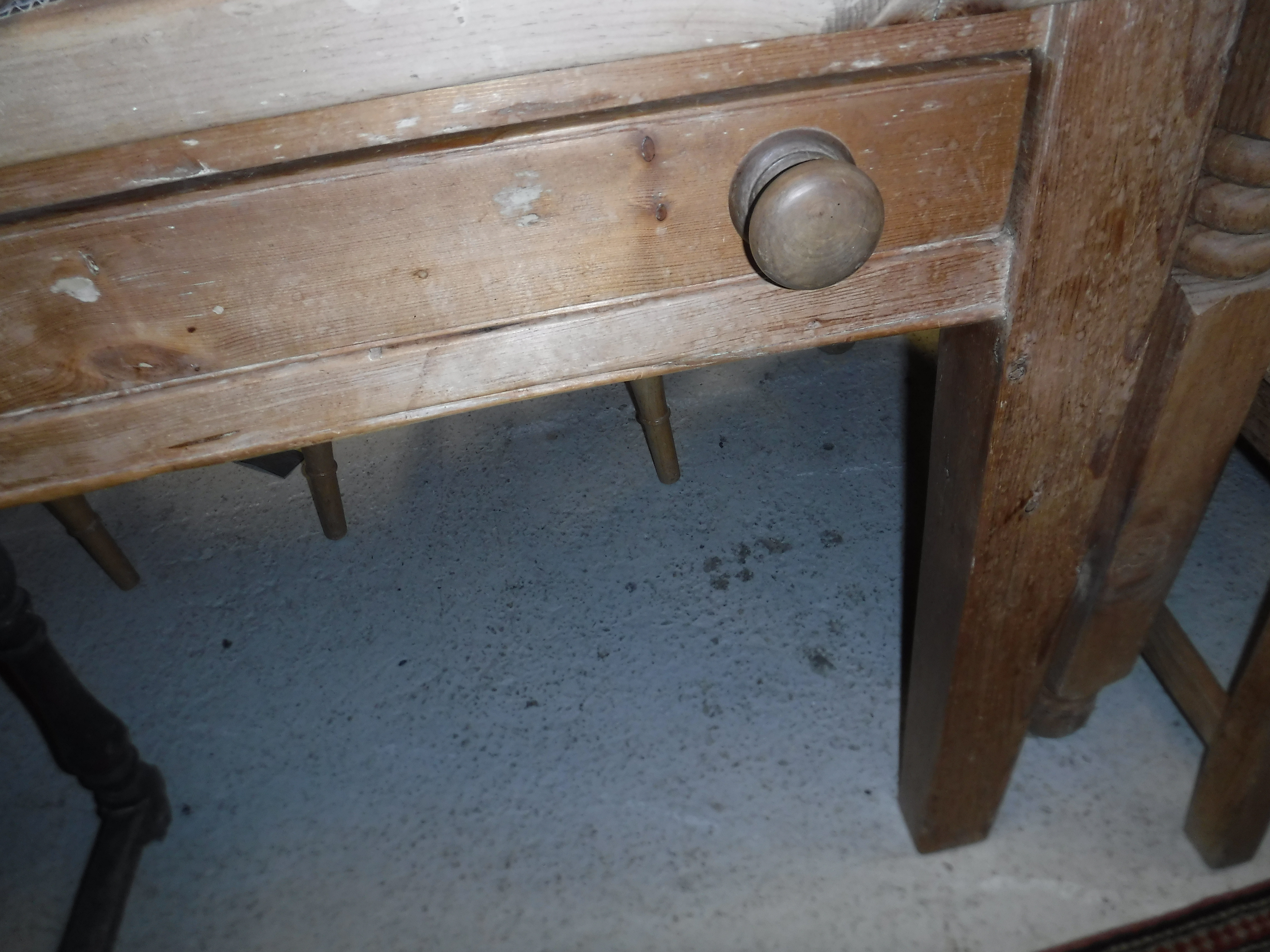 A circa 1900 pine farmhouse kitchen table with scrubbed plank top over two drawers, - Image 4 of 8